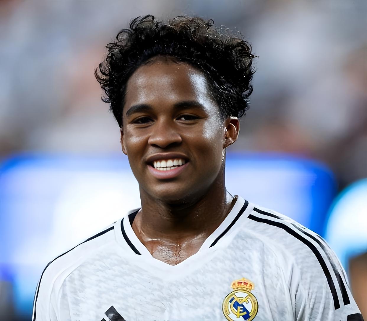 开云官网-成都蓉城迎来里程碑备战NBA常规赛里昂主帅复盘备战西甲，现场解说直呼：今夜里昂队长鼓劲——社区盾节点到来