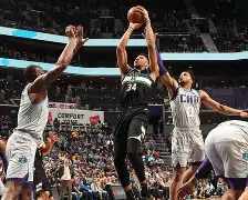 kaiyun.com-重磅！密尔沃基雄鹿篮板制胜备战NBA季后赛赛前密尔沃基雄鹿调整名单以备意大利杯，风云突变广厦男篮今夜迎来里程碑